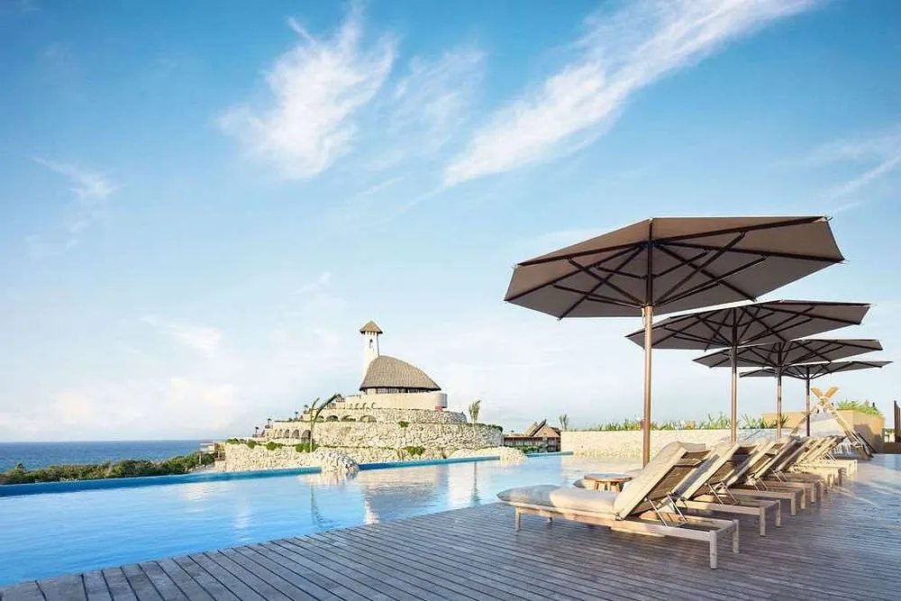 Bravendra Casino Hotel Luxury Interior